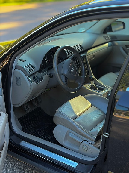 Audi A4 11 of 16