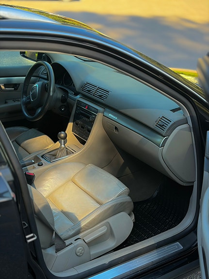 Audi A4 12 of 16