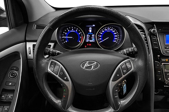 Hyundai i30 10 of 15
