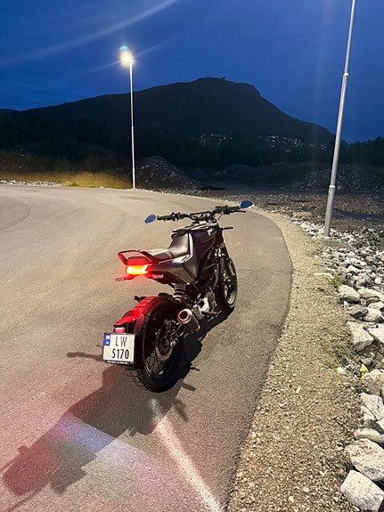 Husqvarna Svartpilen 125 6 of 22