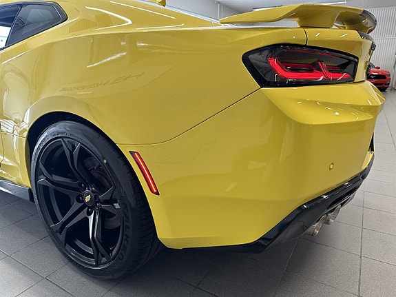 Chevrolet Camaro 19 of 30