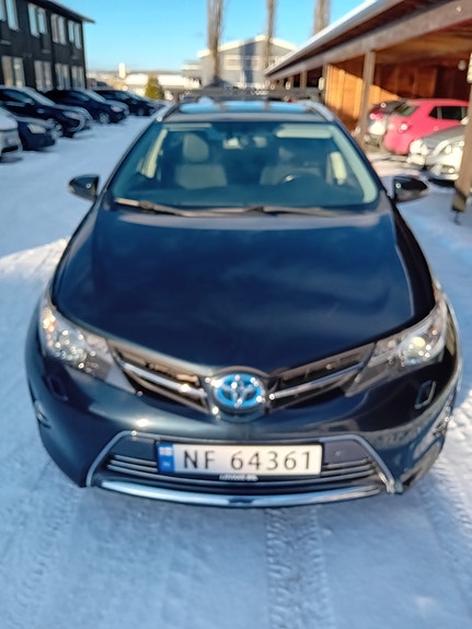 Toyota Auris 4 of 5