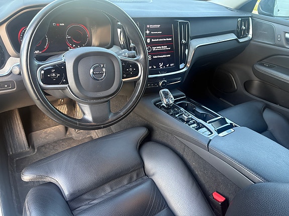 Volvo V60 9 of 15