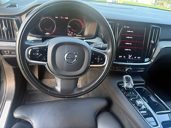 Volvo V60 7 of 15