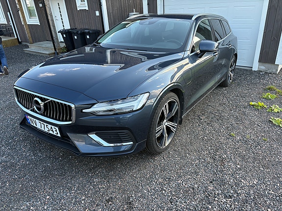 Volvo V60 2 of 15