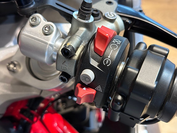 Ducati SuperSport (2021-reg) 11 of 11