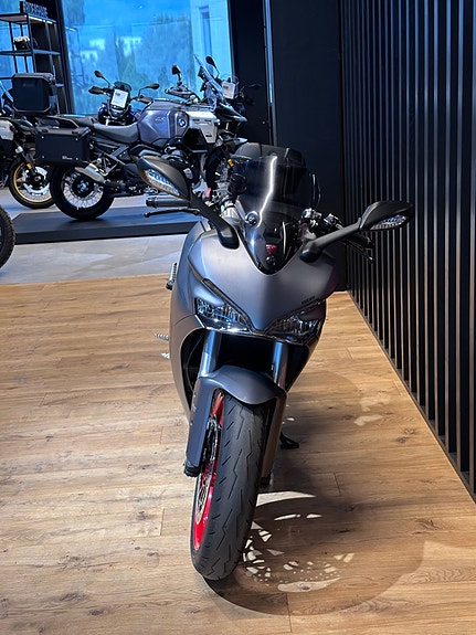 Ducati SuperSport (2021-reg) 4 of 11