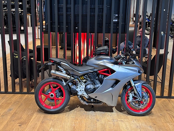 Ducati SuperSport (2021-reg) 2 of 11