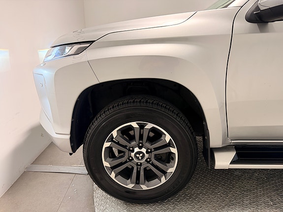 Mitsubishi L200 7 of 30
