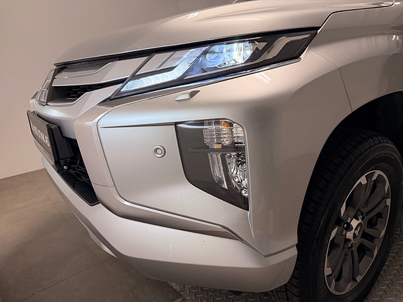 Mitsubishi L200 9 of 30