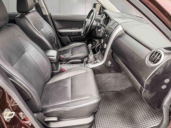 Suzuki Grand Vitara 9 of 11