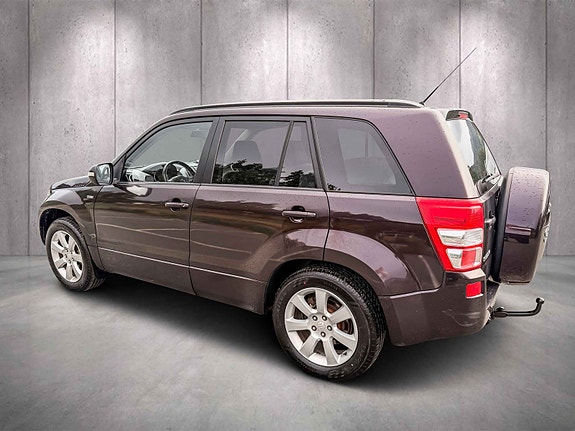 Suzuki Grand Vitara 3 of 11