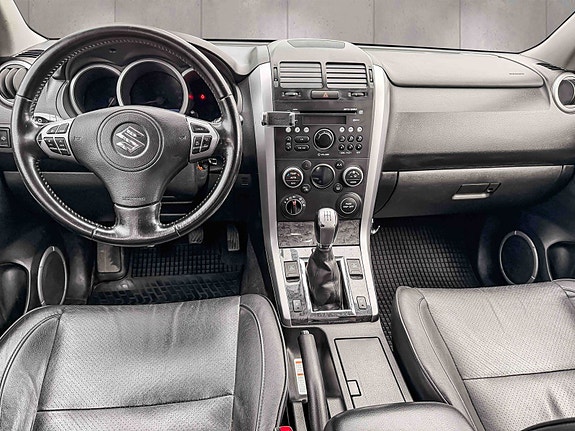 Suzuki Grand Vitara 7 of 11