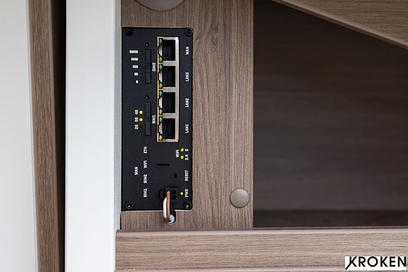 Carado V337 | Kompakt kun 664 lang og 214 bred | Solcelle | LTE/WiFi-antenne 16 of 30