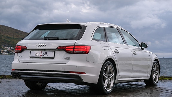 Audi A4 6 of 30