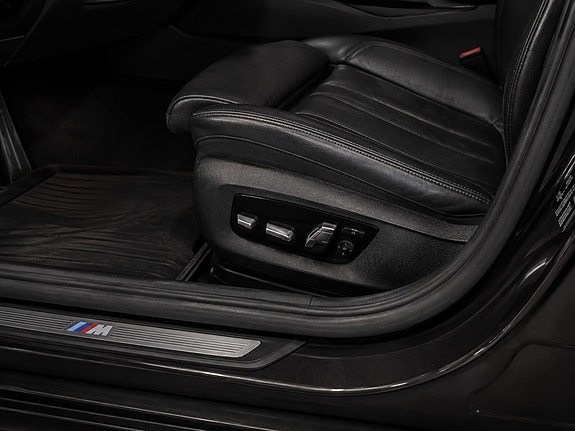 BMW 530i 28 of 30
