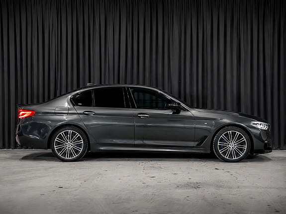 BMW 530i 11 of 30