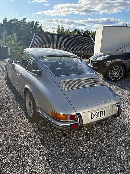 Porsche 911 4 of 30