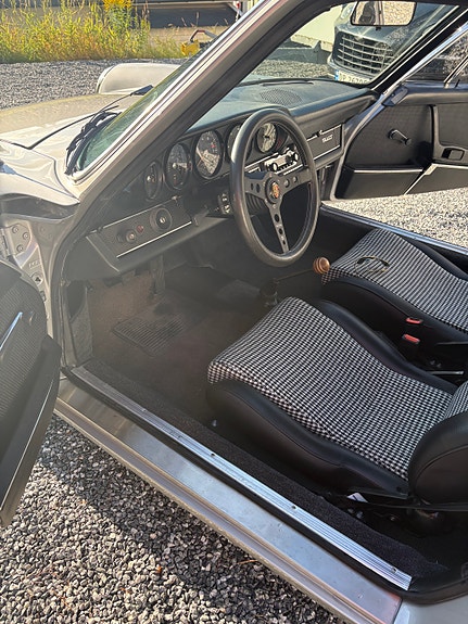 Porsche 911 5 of 30