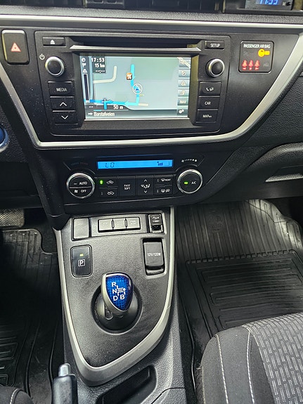 Toyota Auris 16 of 22