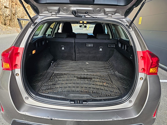 Toyota Auris 14 of 22