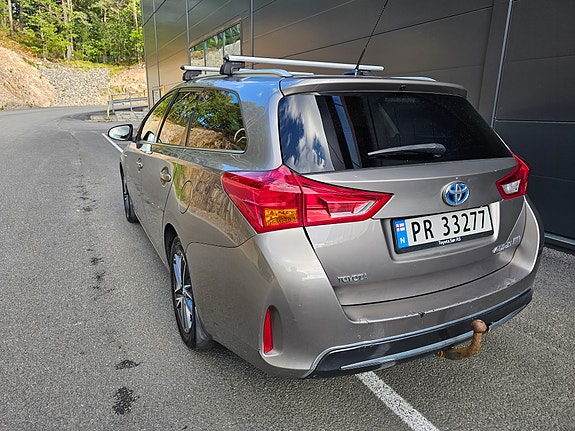 Toyota Auris 5 of 22