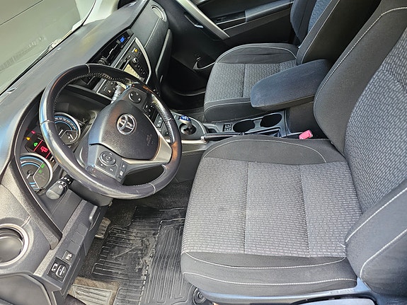 Toyota Auris 12 of 22