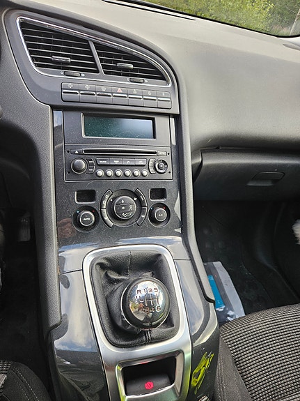 Peugeot 5008 6 of 9