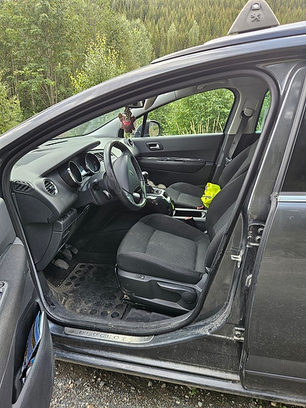 Peugeot 5008 7 of 9