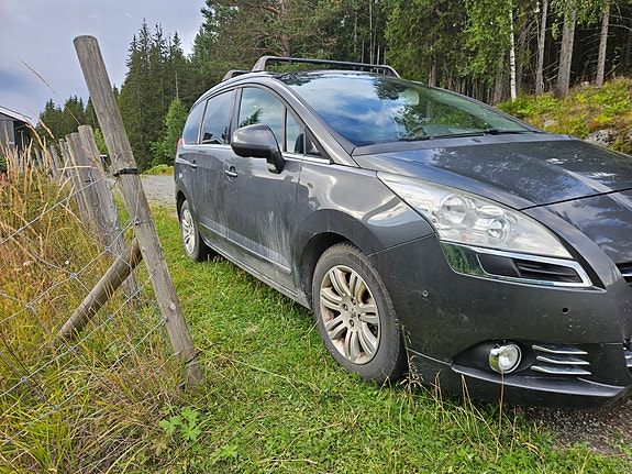 Peugeot 5008 3 of 9