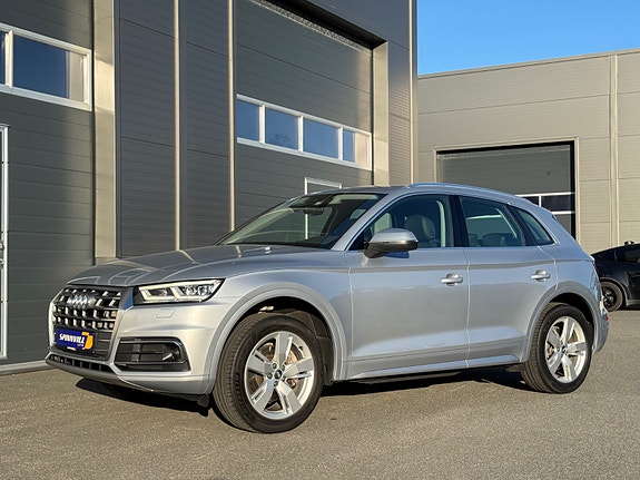 Audi Q5 2 of 30