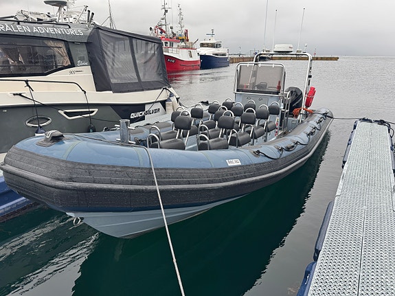 RIB Valiant PT 850 PU, med 2x225 hk Mercury 2 of 5