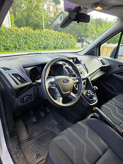 Ford Transit Connect 15 of 15