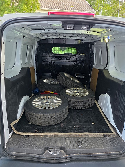 Ford Transit Connect 10 of 15