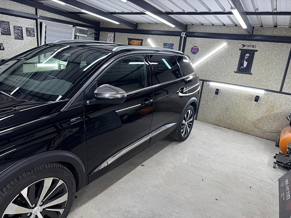 Peugeot 5008 2 of 15