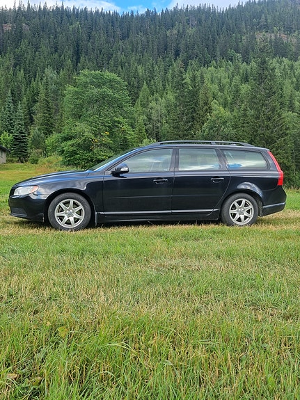 Volvo V70 4 of 11