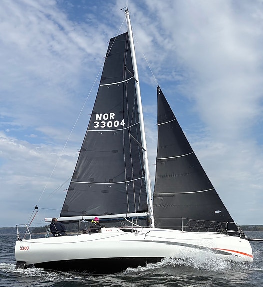 Jeanneau Sun Fast 3300 9 of 30