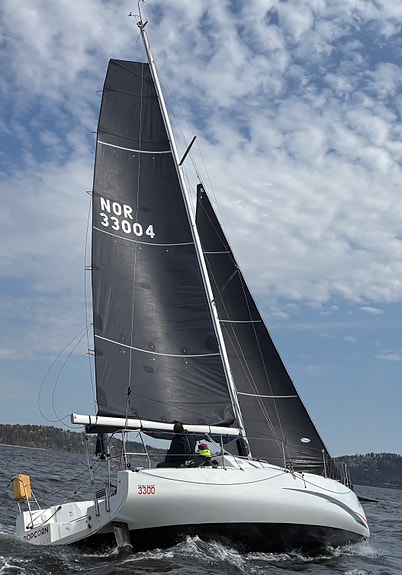 Jeanneau Sun Fast 3300 8 of 30