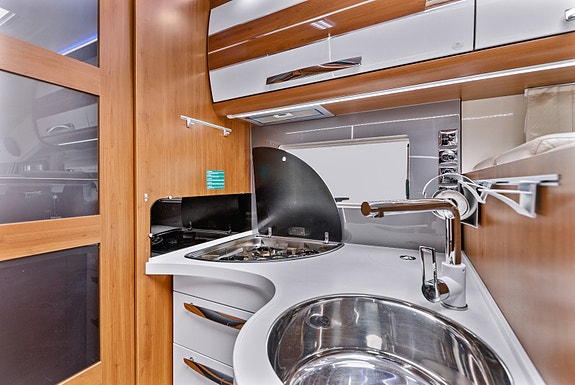 Mobilvetta K-YACHT 85 | Solcelle | Litium | 3500kg | 9 of 30