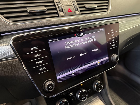 Skoda Superb 22 of 30