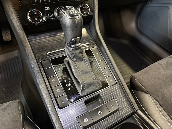 Skoda Superb 18 of 30