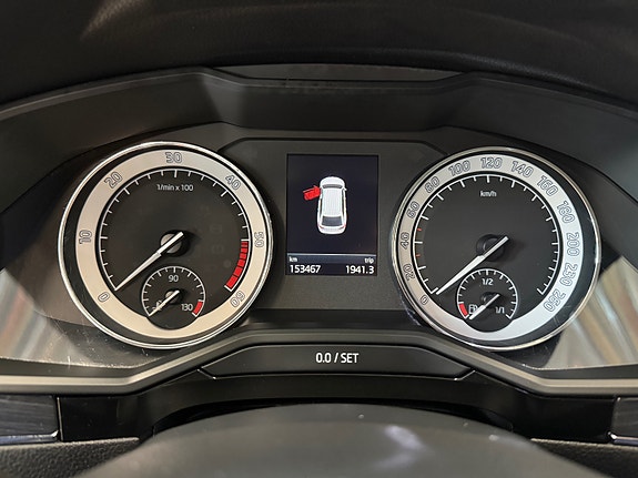 Skoda Superb 15 of 30