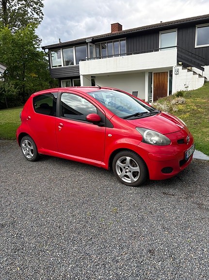 Toyota Aygo 3 of 17