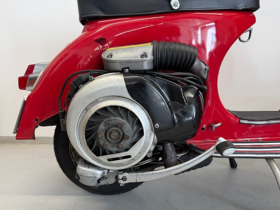 Vespa 180 Super Sport 11 of 18