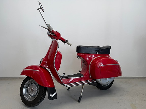 Vespa 180 Super Sport 3 of 18