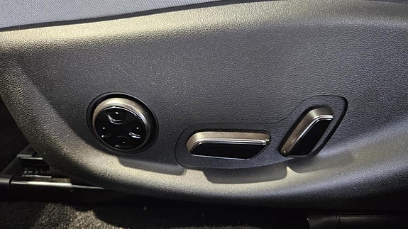BYD Seal 12 of 30