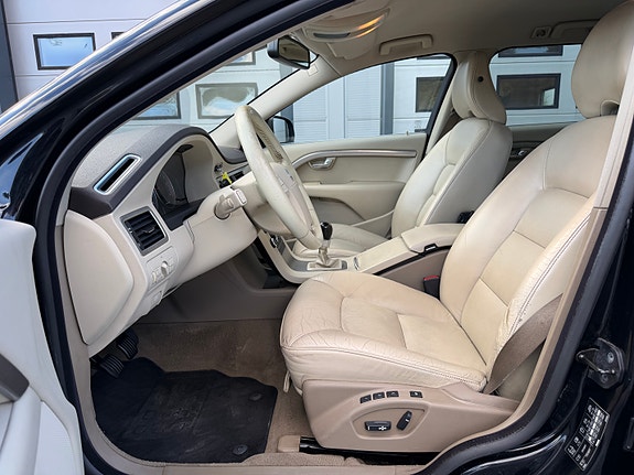 Volvo V70 14 of 23