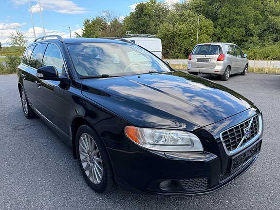 Volvo V70 4 of 23