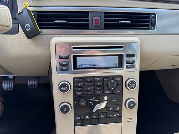 Volvo V70 21 of 23