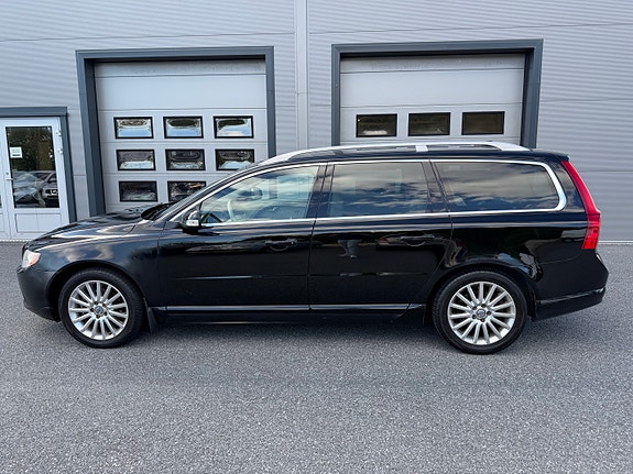 Volvo V70 11 of 23